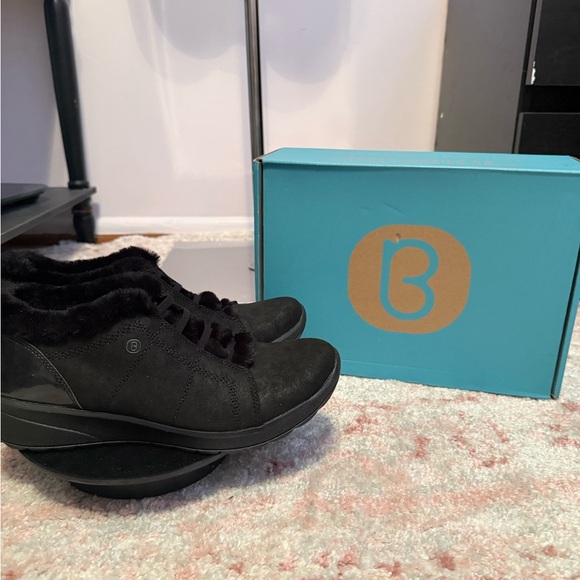 Bzees Shoes - Bzees Black Women's Slip-On Sneakers